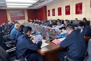 蹇韬：非常感谢教练组给我为国出征的机会，会认真向老大哥学习